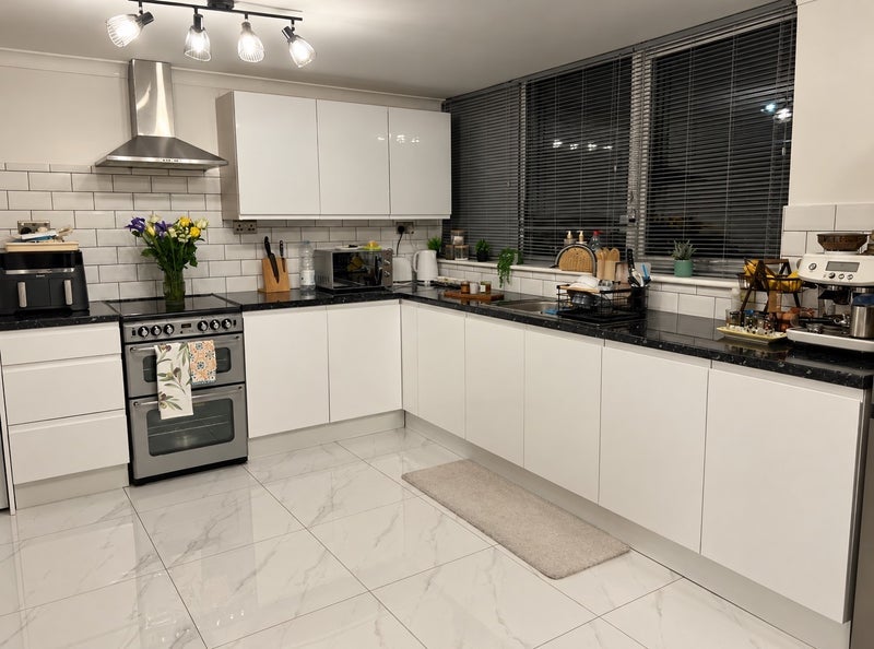 Room Birch Avenue in Greater London