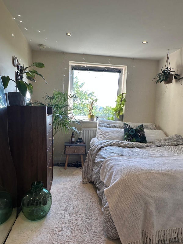 Room Wards Wharf Approach in Greater London