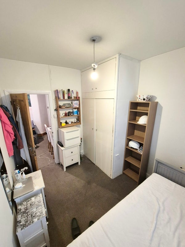 Room Oxford Avenue in Greater London