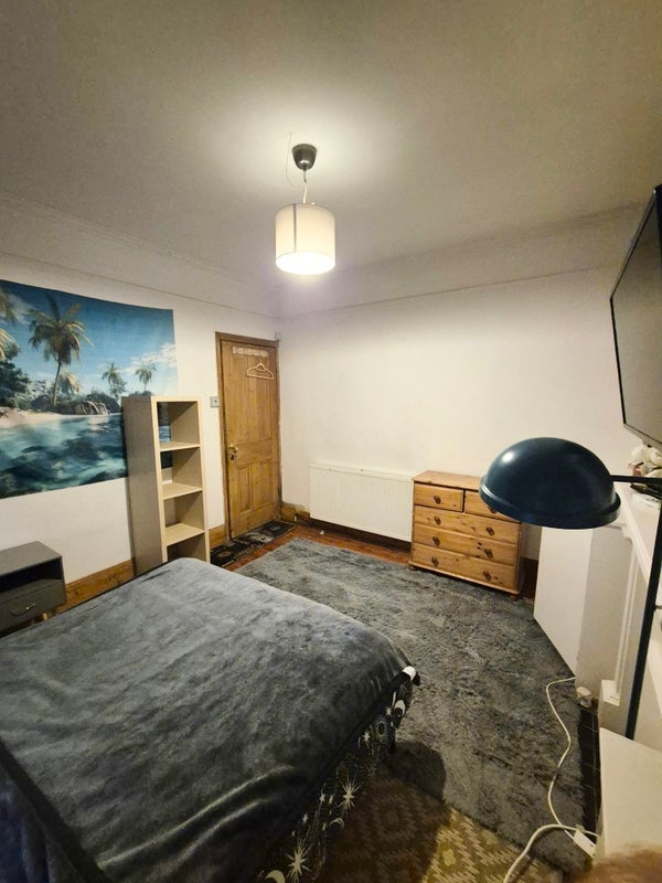 Room Oxford Avenue in Greater London