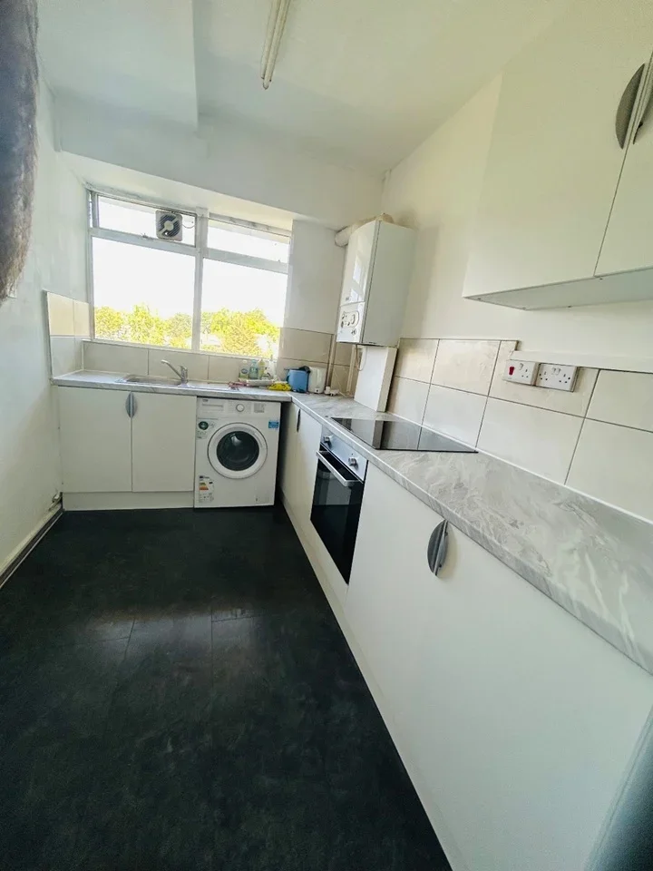 Room Rochester Square in Greater London