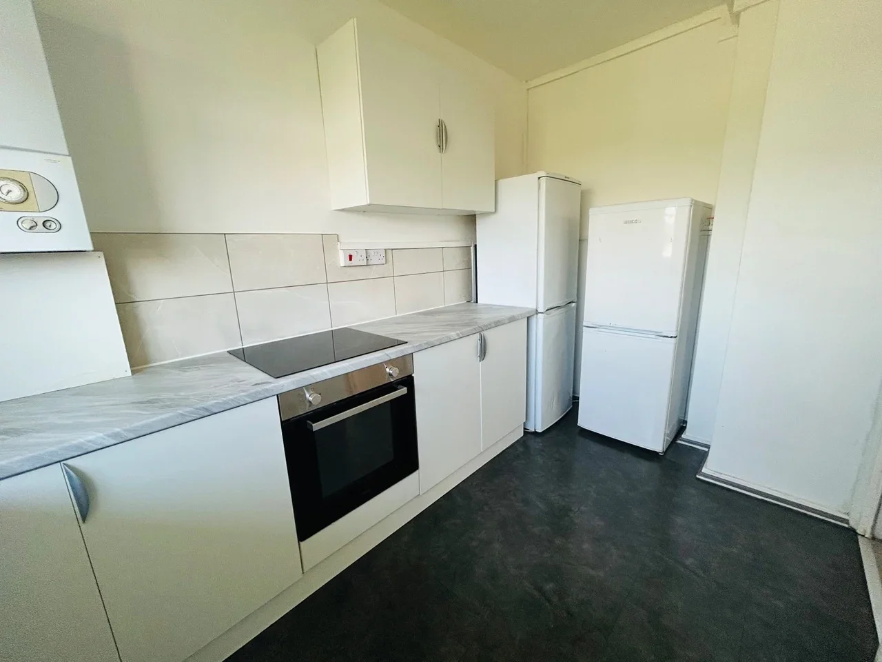 Room Rochester Square in Greater London