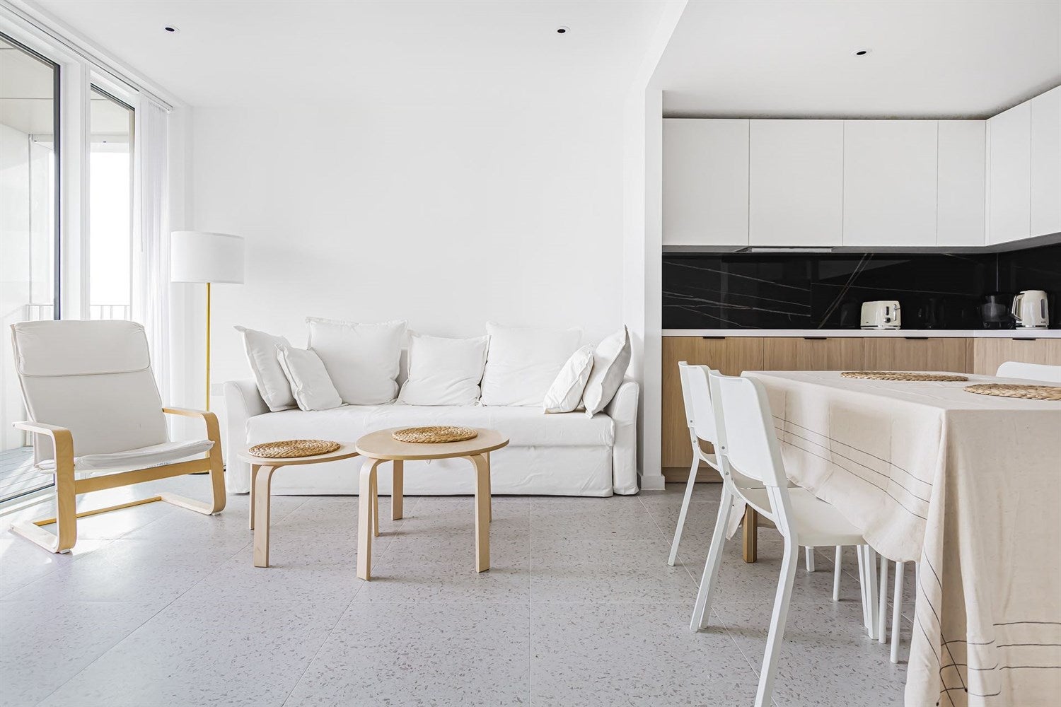 Flat Tapestry Way in Greater London