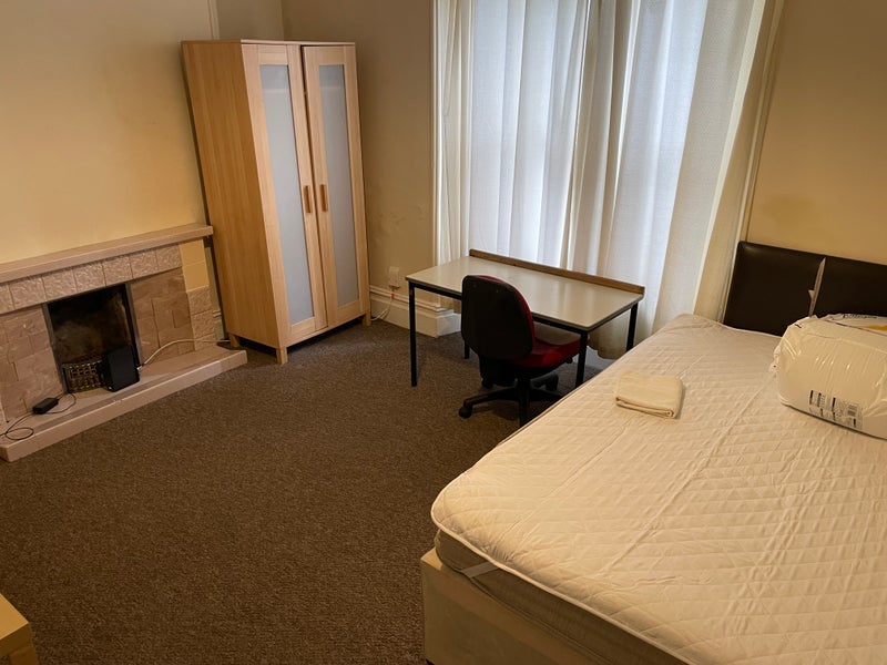 Room Wood Road in Pontypridd