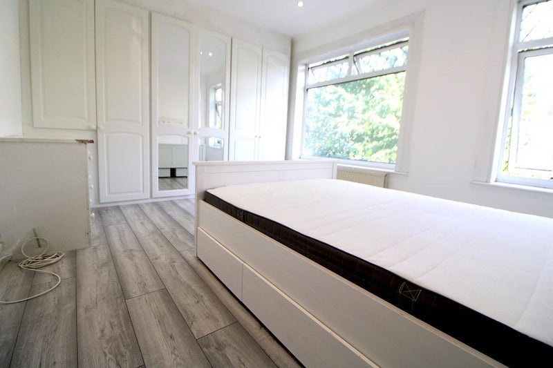 House Macdonald Road in Greater London