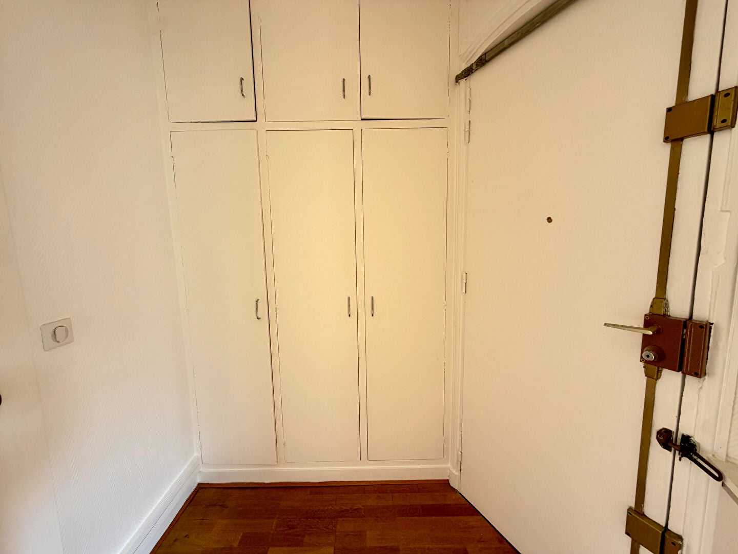Flat Rue Lacuée in Paris