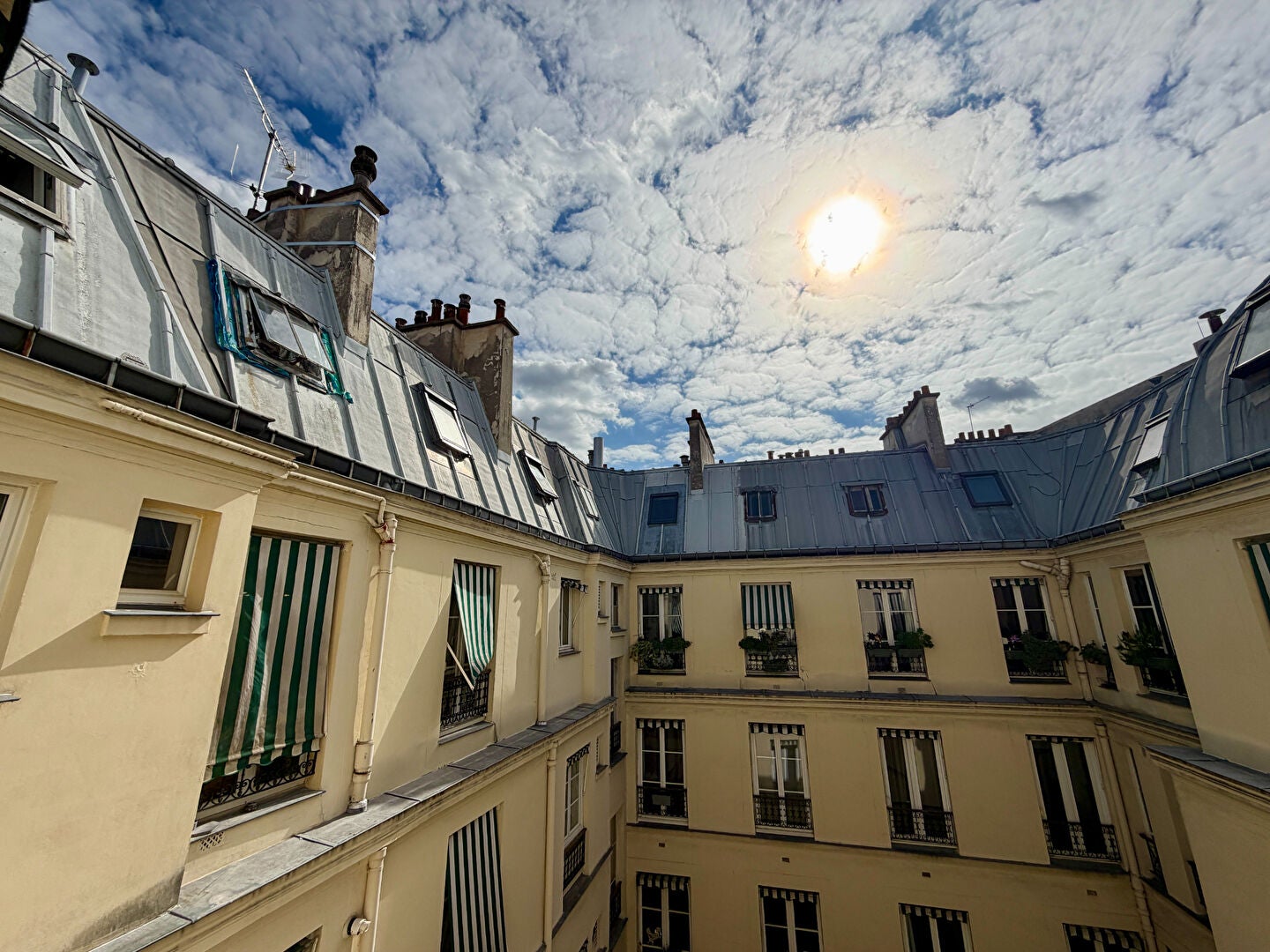 Appartement Rue Lacuée à Paris