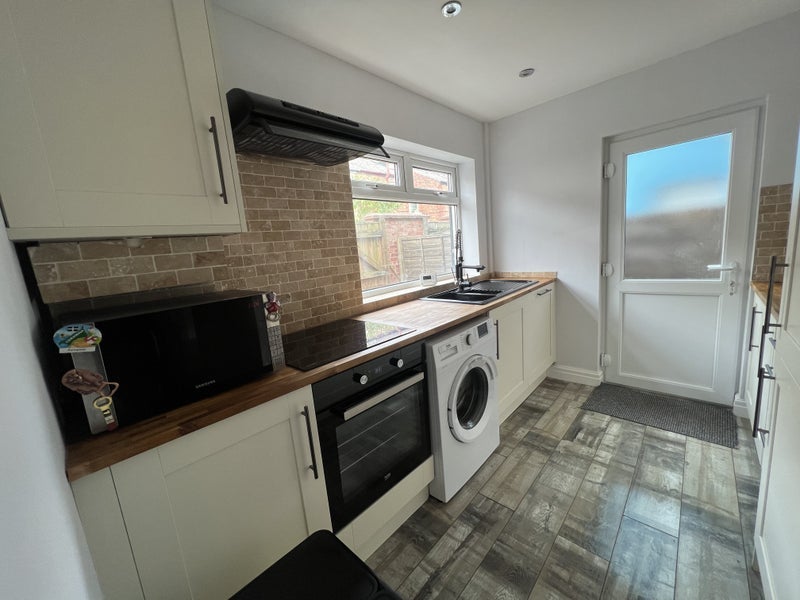 Room Hersey Street in Salford