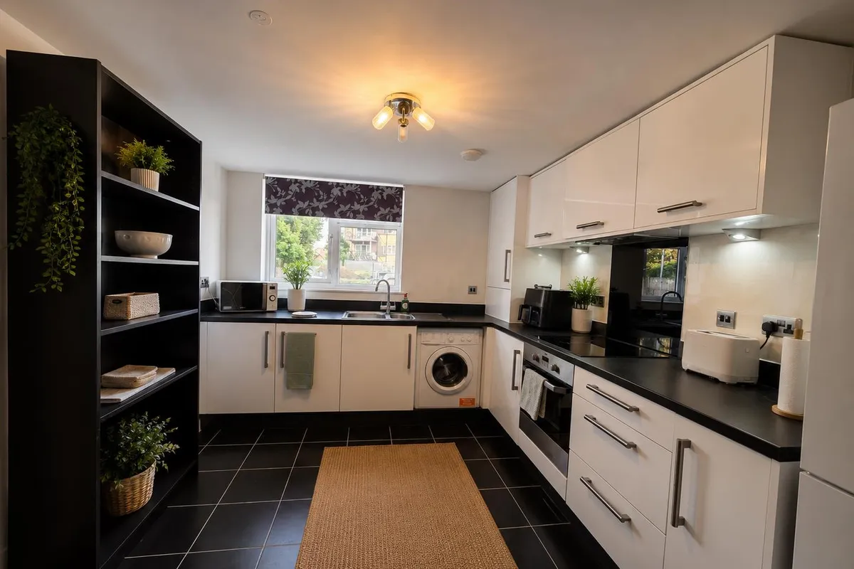 Flat Clarence Avenue in Greater London