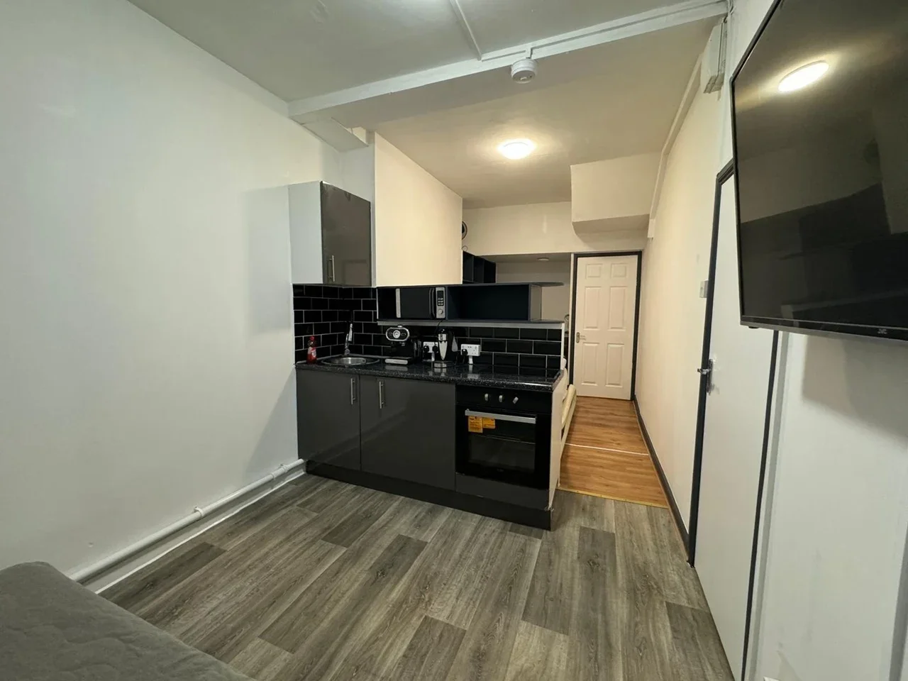 Flat Lever Street in Greater London