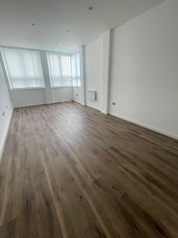 Flat Bankfield Road in Liverpool
