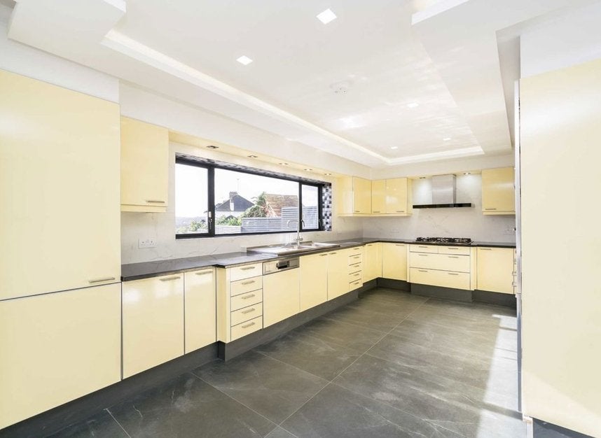 Flat Forestdale in Greater London