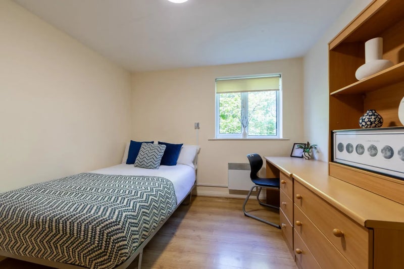 Room Cromwell Range in Manchester