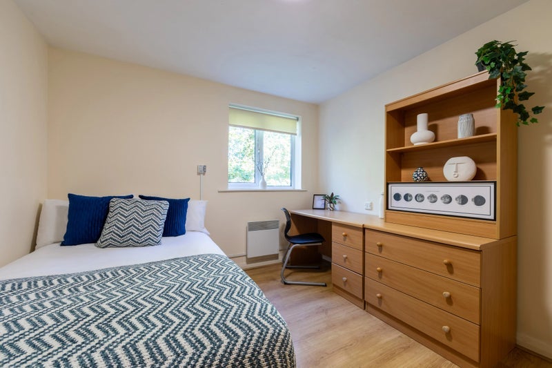 Room Cromwell Range in Manchester