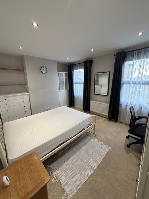 Room Northfield Avenue in Greater London