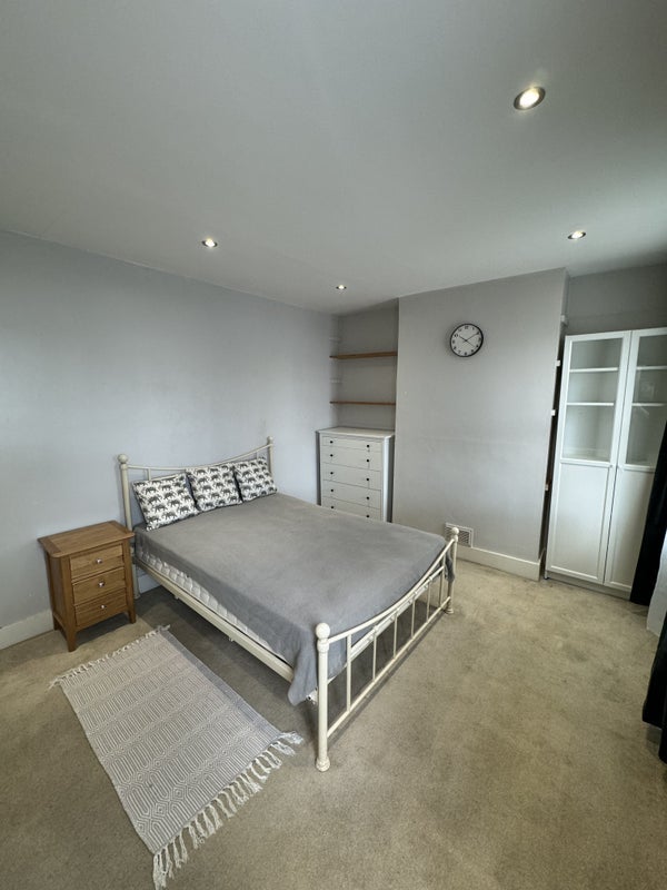 Room Northfield Avenue in Greater London