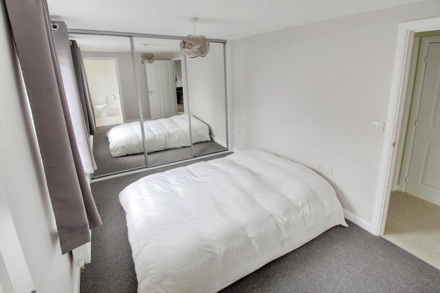 Flat Verde Close in Eye