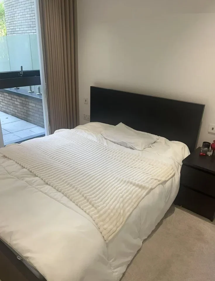 Room Dingley Road in Greater London