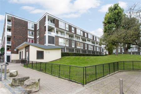 Flat Kiln Place in Greater London