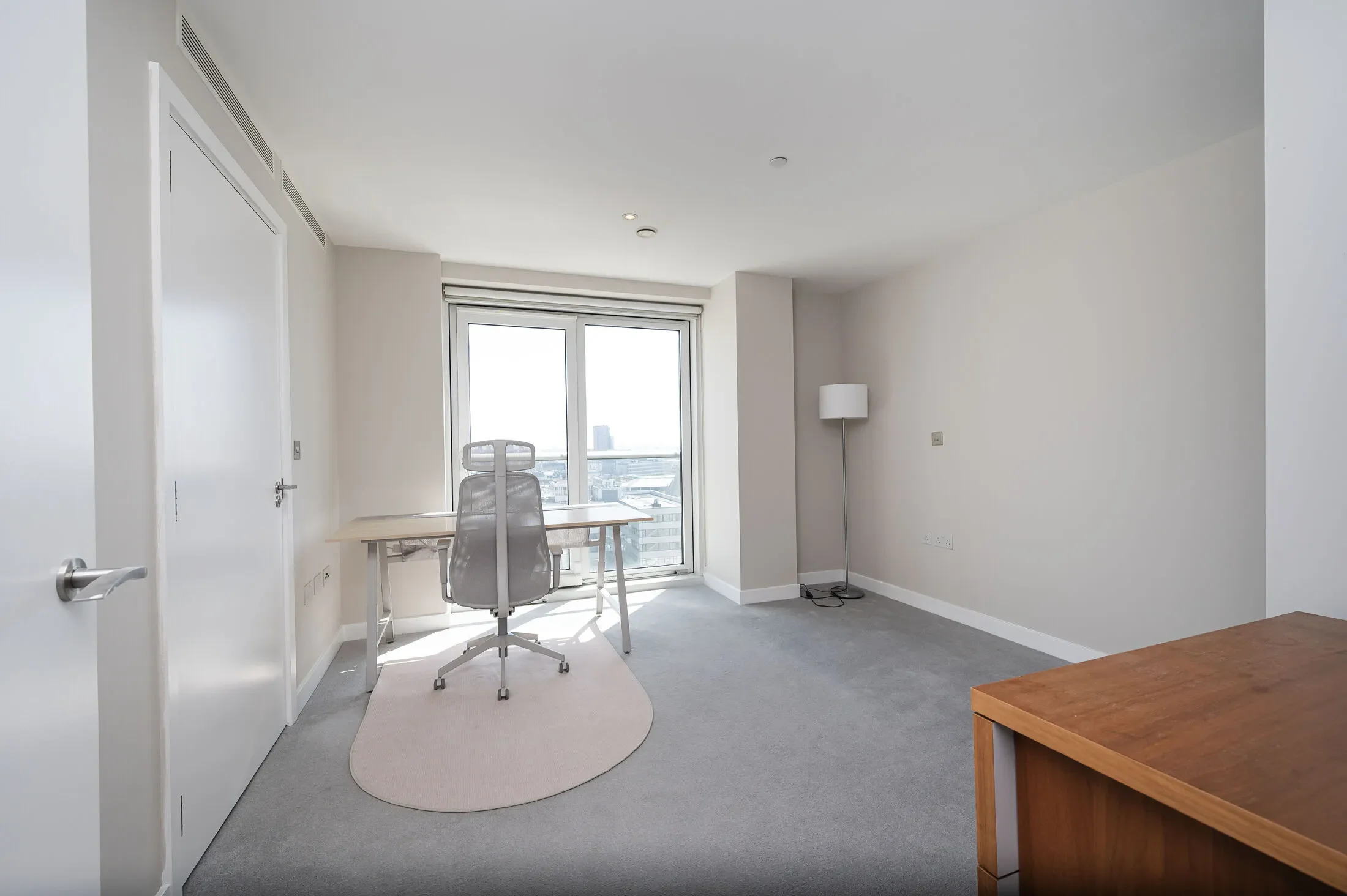 Flat Kingsbridge Road in Greater London