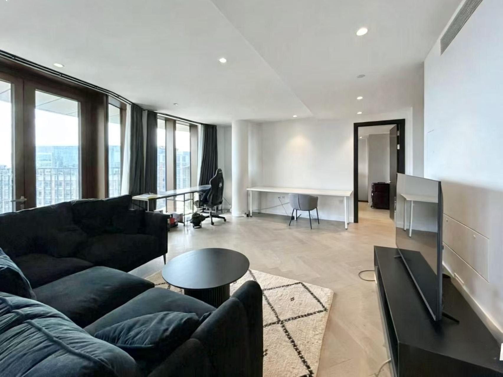 Flat Park Street in Greater London