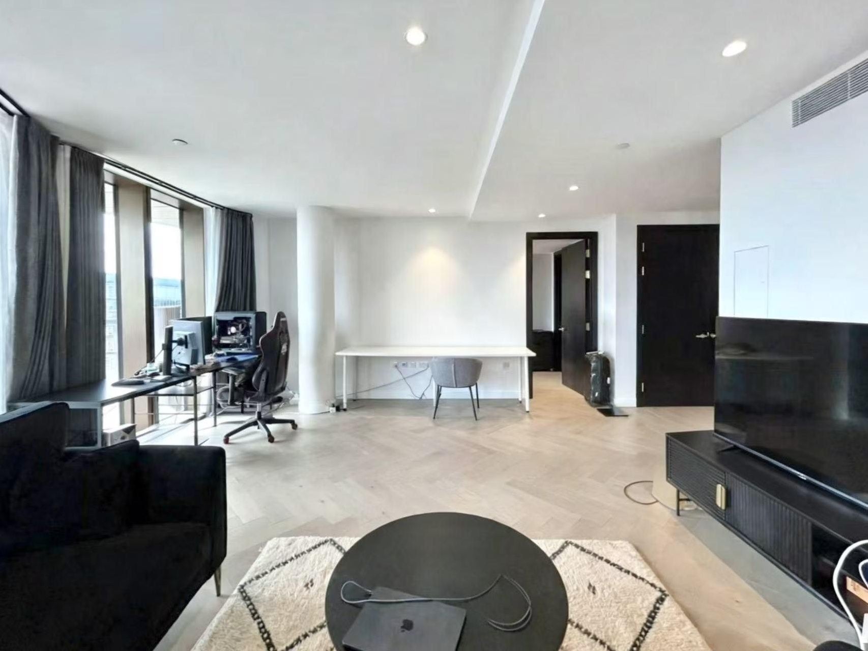 Flat Park Street in Greater London