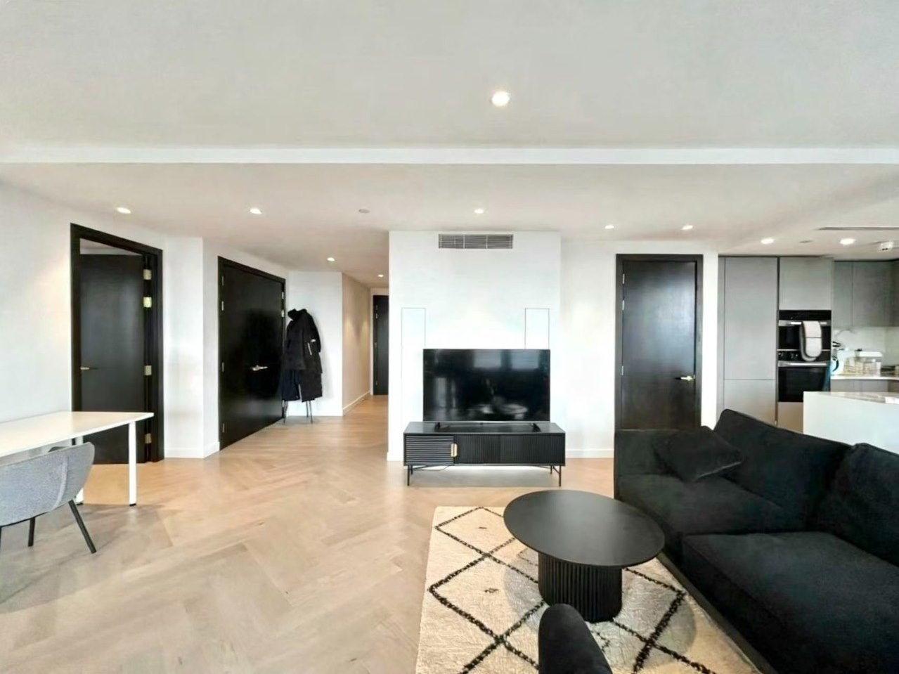 Flat Park Street in Greater London