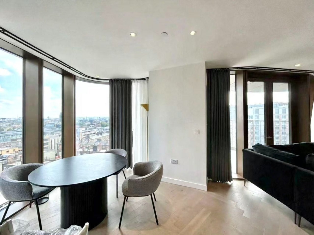 Flat Park Street in Greater London
