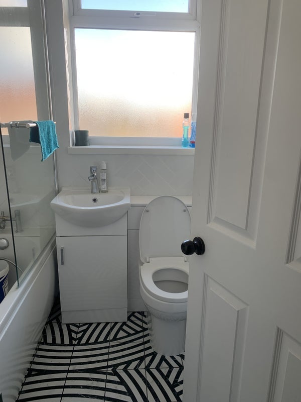 Room Boundary Road in Greater London