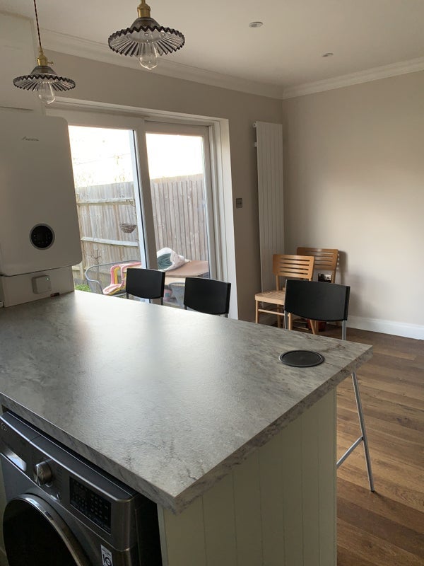 Room Boundary Road in Greater London