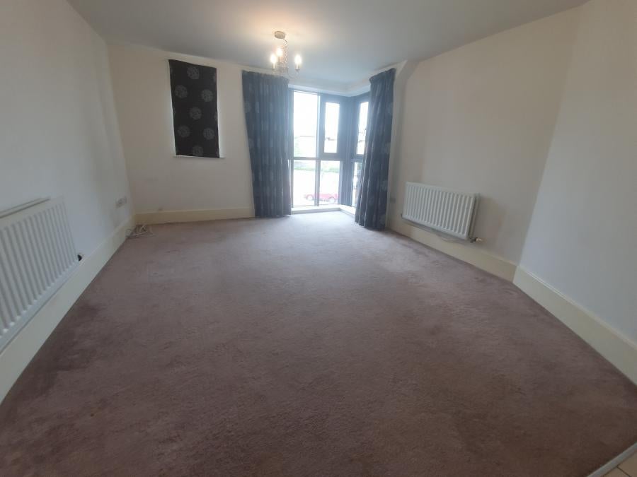 Flat Dunthorne Way in Milton Keynes
