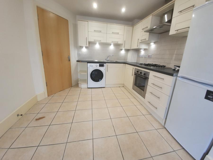 Flat Dunthorne Way in Milton Keynes