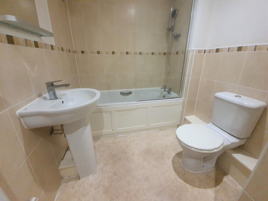 Flat Dunthorne Way in Milton Keynes