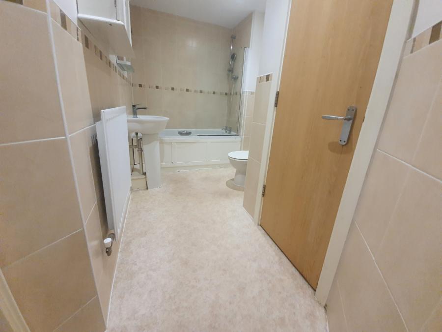 Flat Dunthorne Way in Milton Keynes