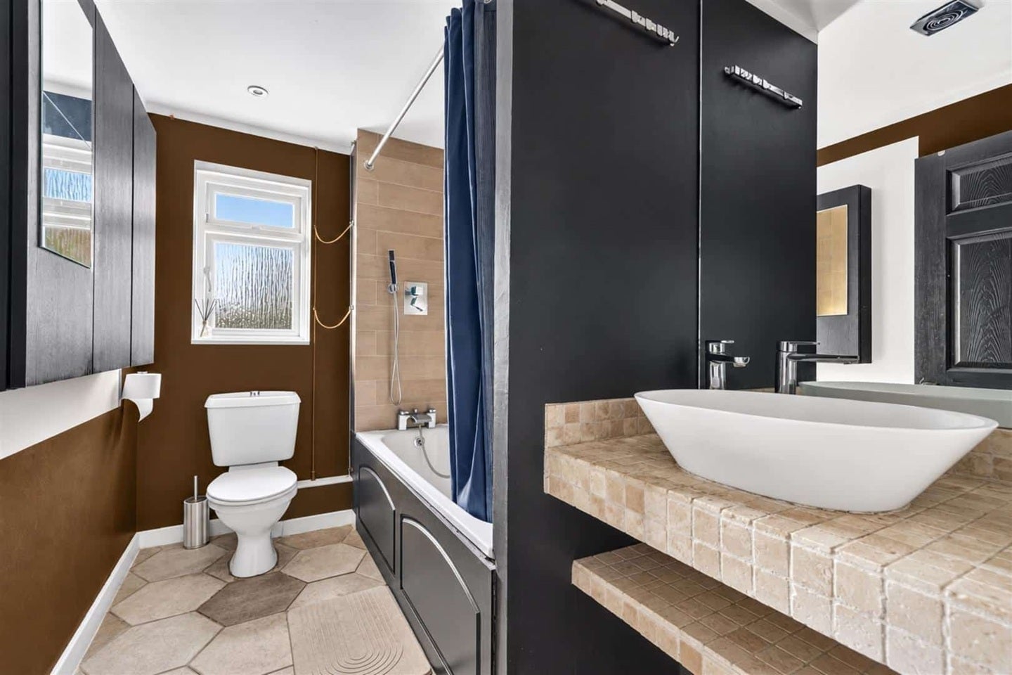 Flat Ridgebrook Road in Greater London