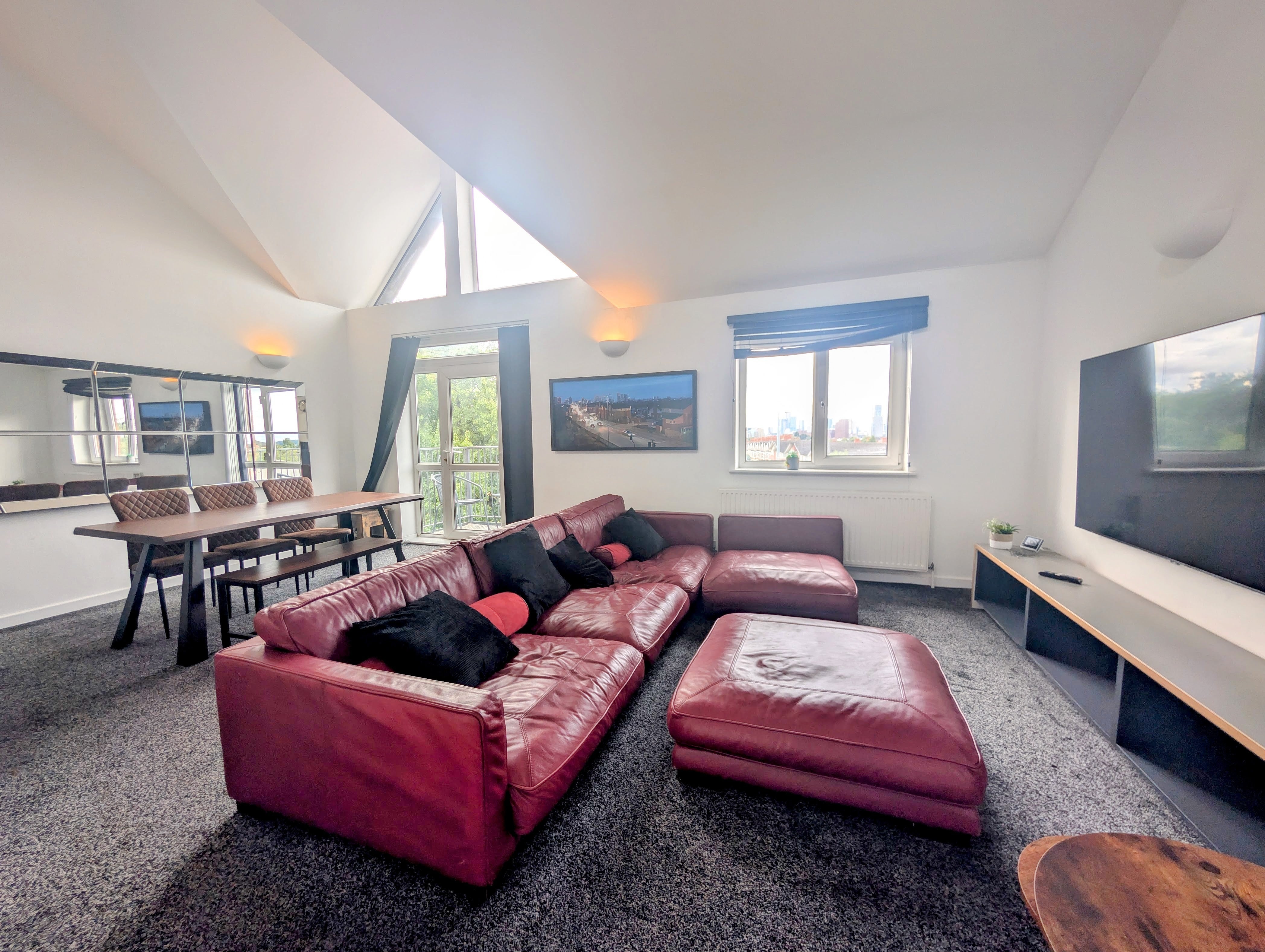 Flat Smedley Lane in Manchester