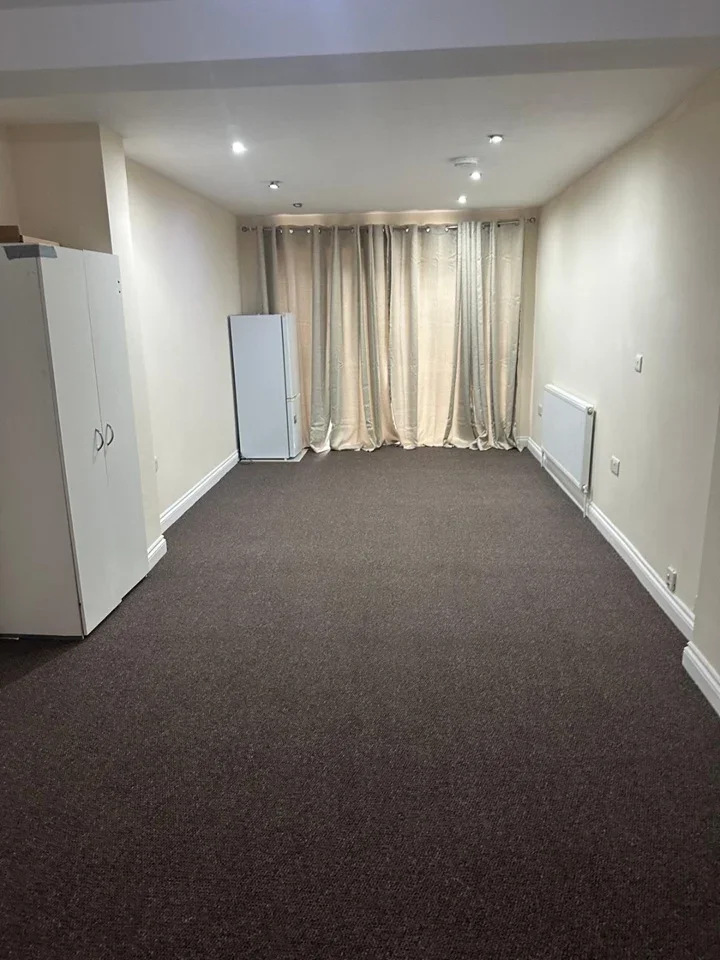 Room St Pauls Close in Greater London