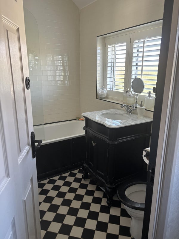 Room Wilkes Road in Brentwood