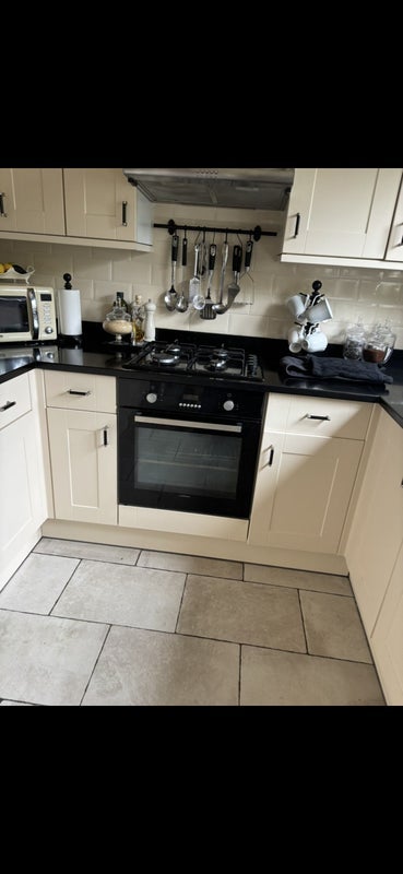 Room Wilkes Road in Brentwood