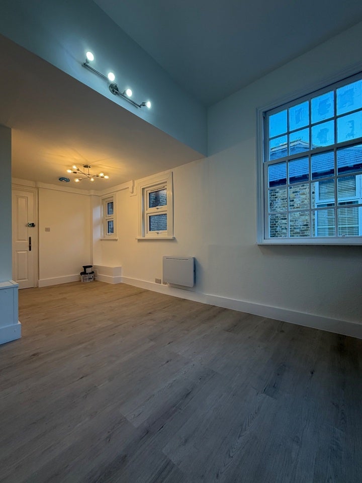 Flat Archibald Road in Greater London