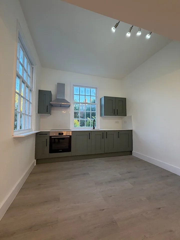 Flat Archibald Road in Greater London