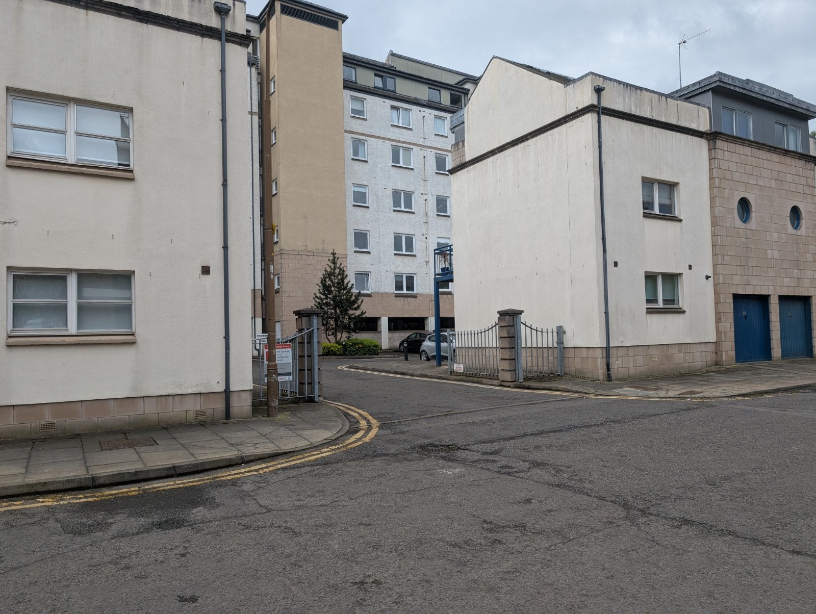Flat Fettes Row in City of Edinburgh