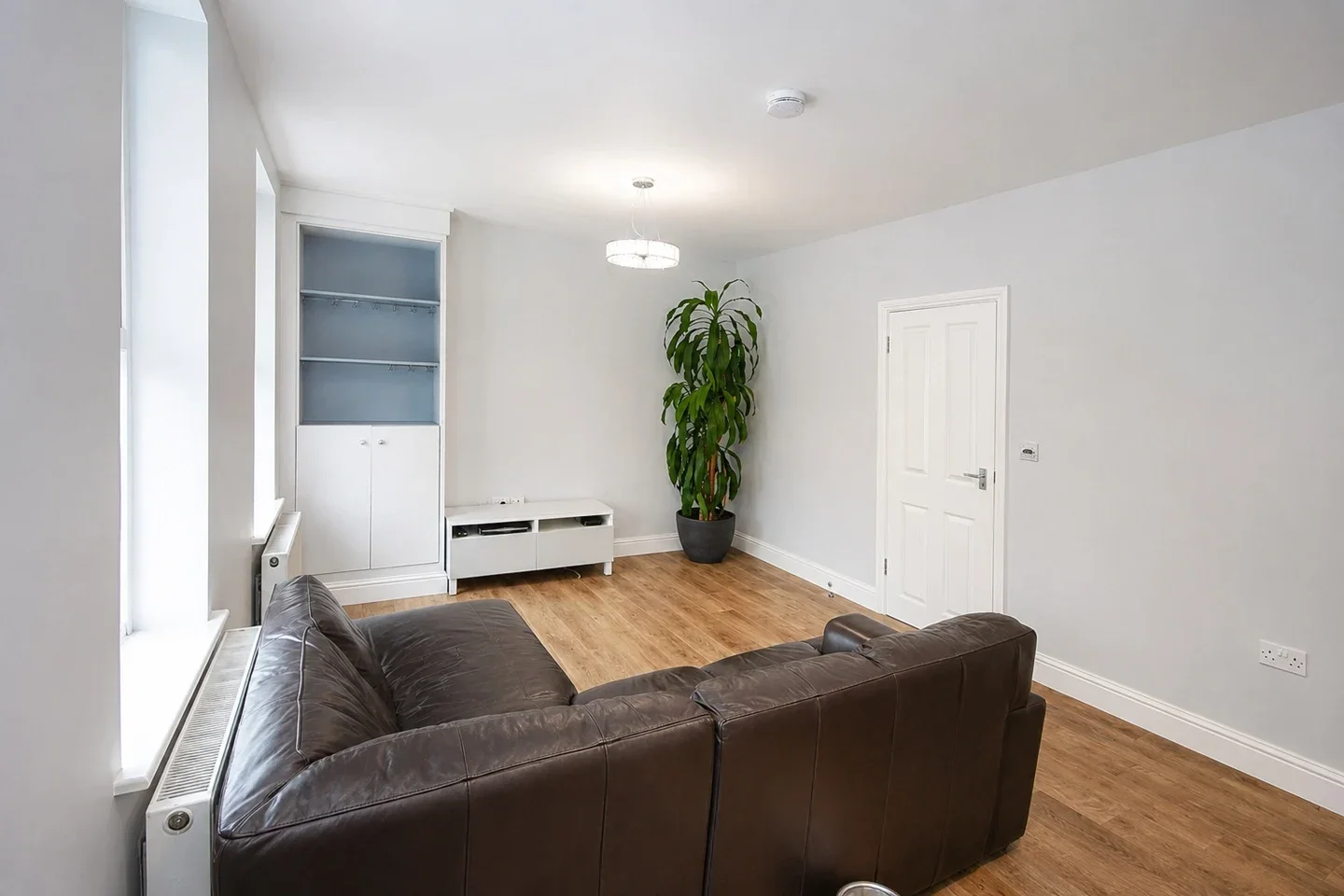 Flat Kingston Road in Greater London