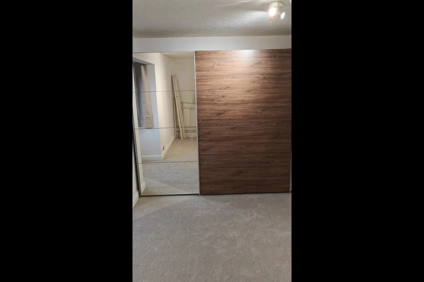Flat Boxwood Close in Greater London