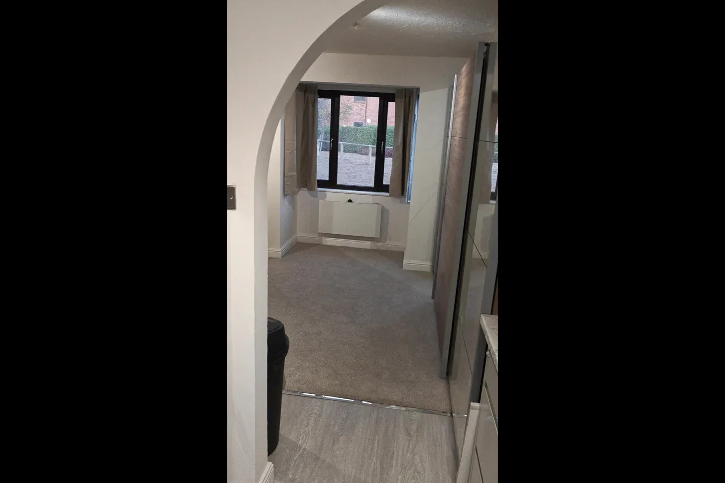 Flat Boxwood Close in Greater London
