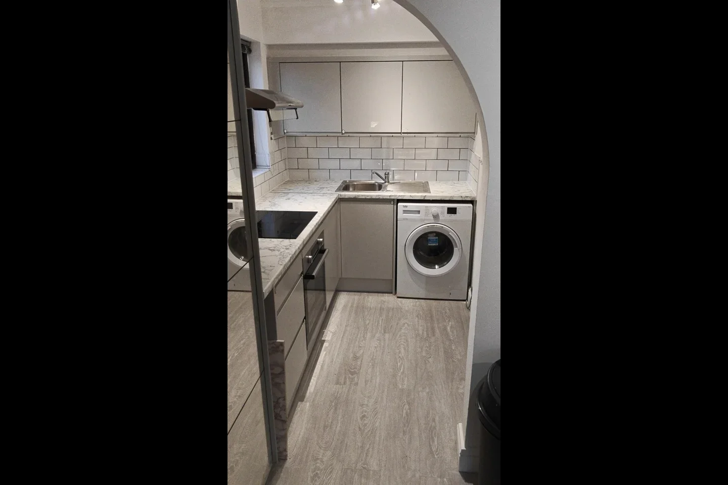 Flat Boxwood Close in Greater London