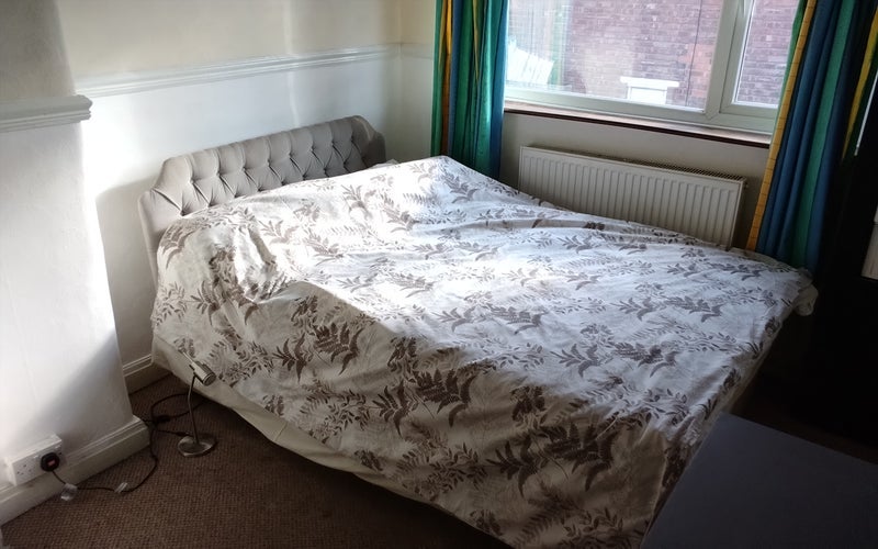 Room Blanwood Drive in Manchester