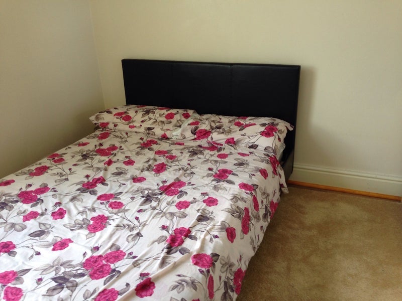 Room Mardy Street in Cardiff