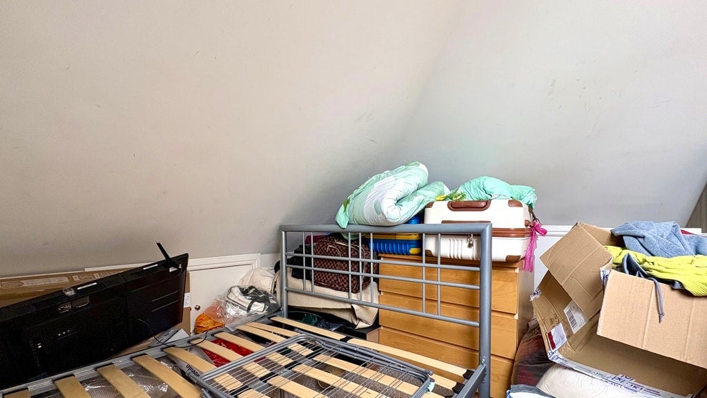 Flat Clare Road in Greater London