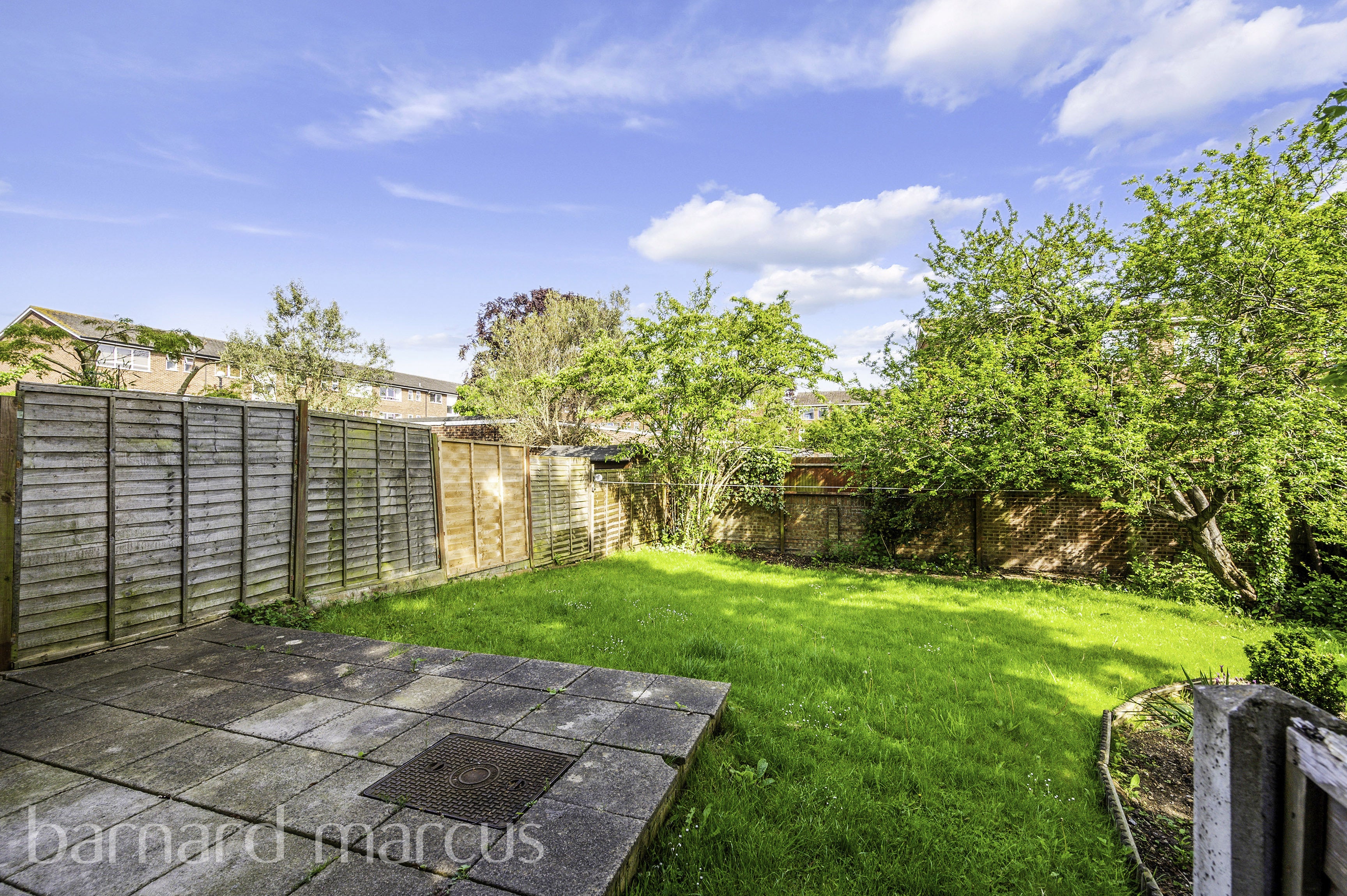 House Tapestry Close in Greater London